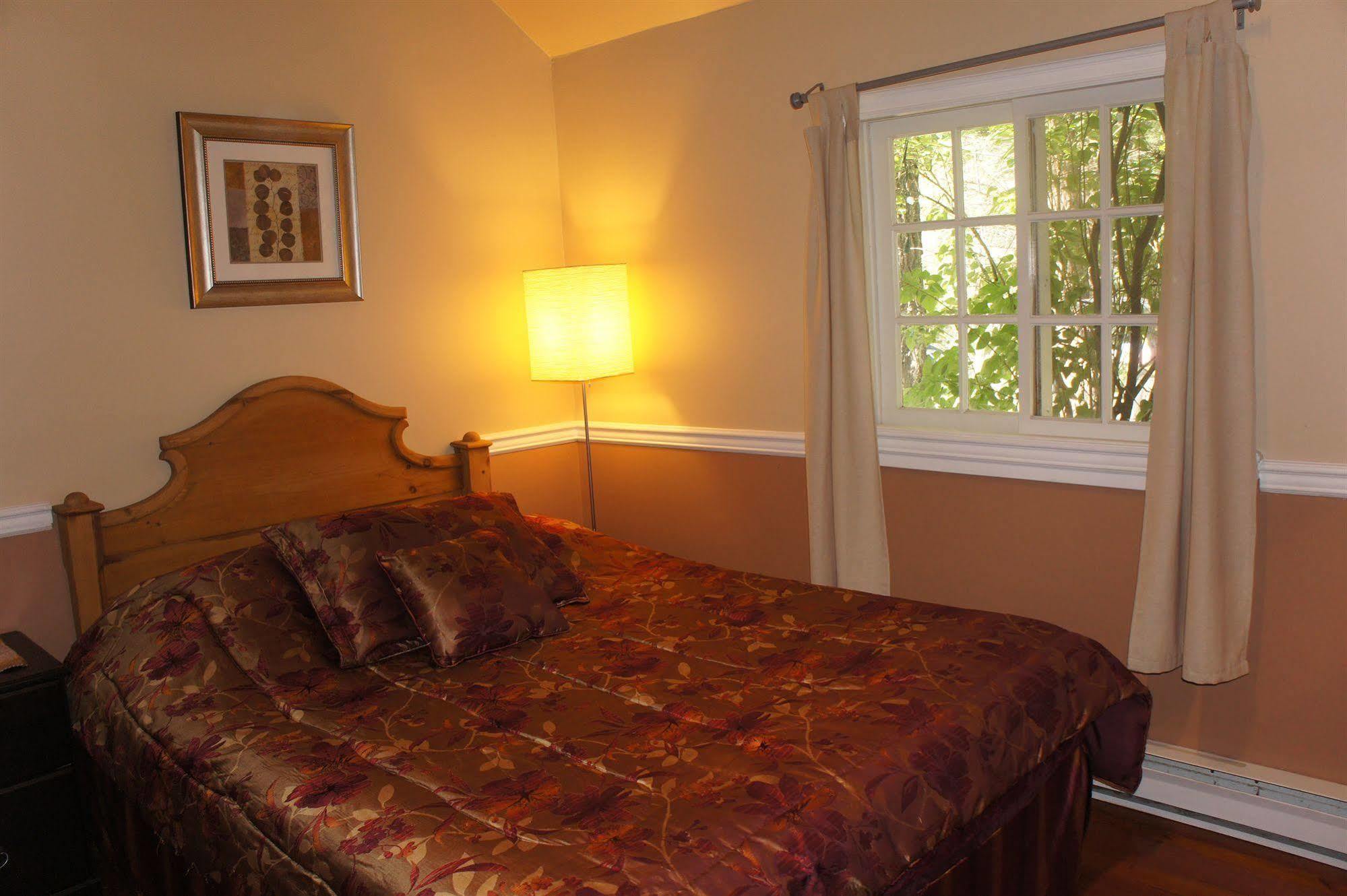 Fairmont Mountain Bungalows Fairmont Hot Springs Eksteriør billede